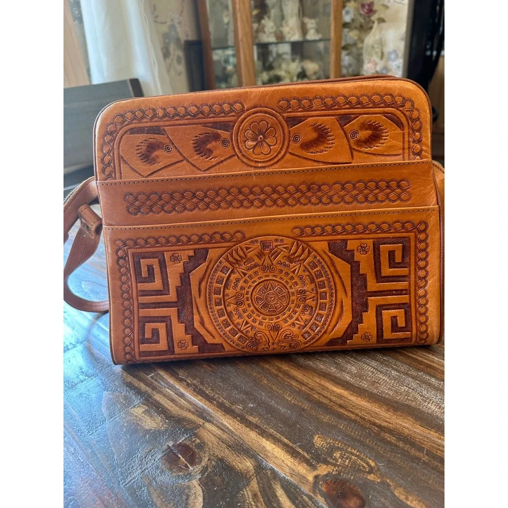 Vintage Hand Tooled Mexican Leather Crossbody Bag Aztec Calendar Mayan Pyramid - Picture 3 of 17